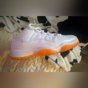 There super bright orange love the color!